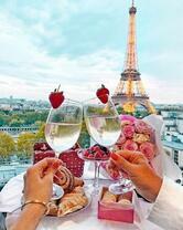 Без бренда «Свидание на фоне Эйфелевой башки» в Пензе в интернет-магазине  Без бренда «Свидание на фоне Эйфелевой башки» в Пензе