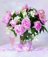 Без бренда «Нежный букетик с розами и настойка» в Пензе